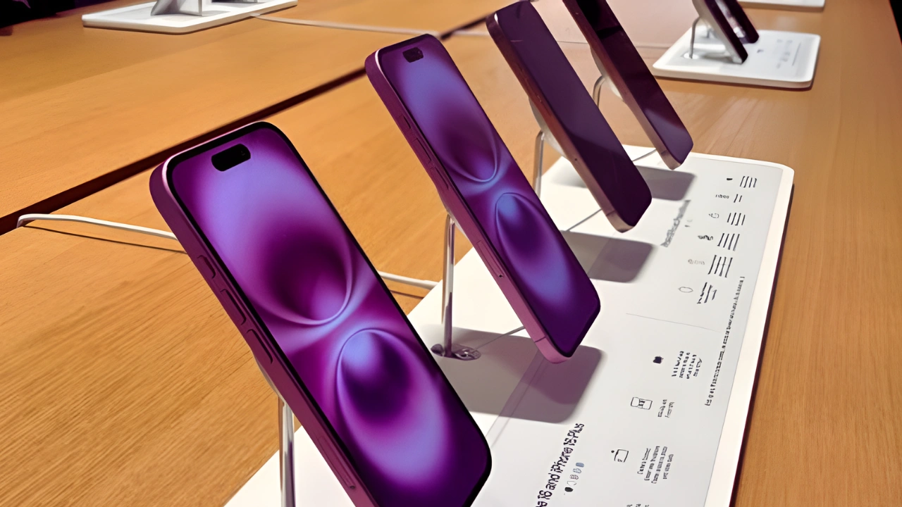 Indian iPhone Buyers Prefer Non-Pro Models and 128GB Storage, Says Croma Report